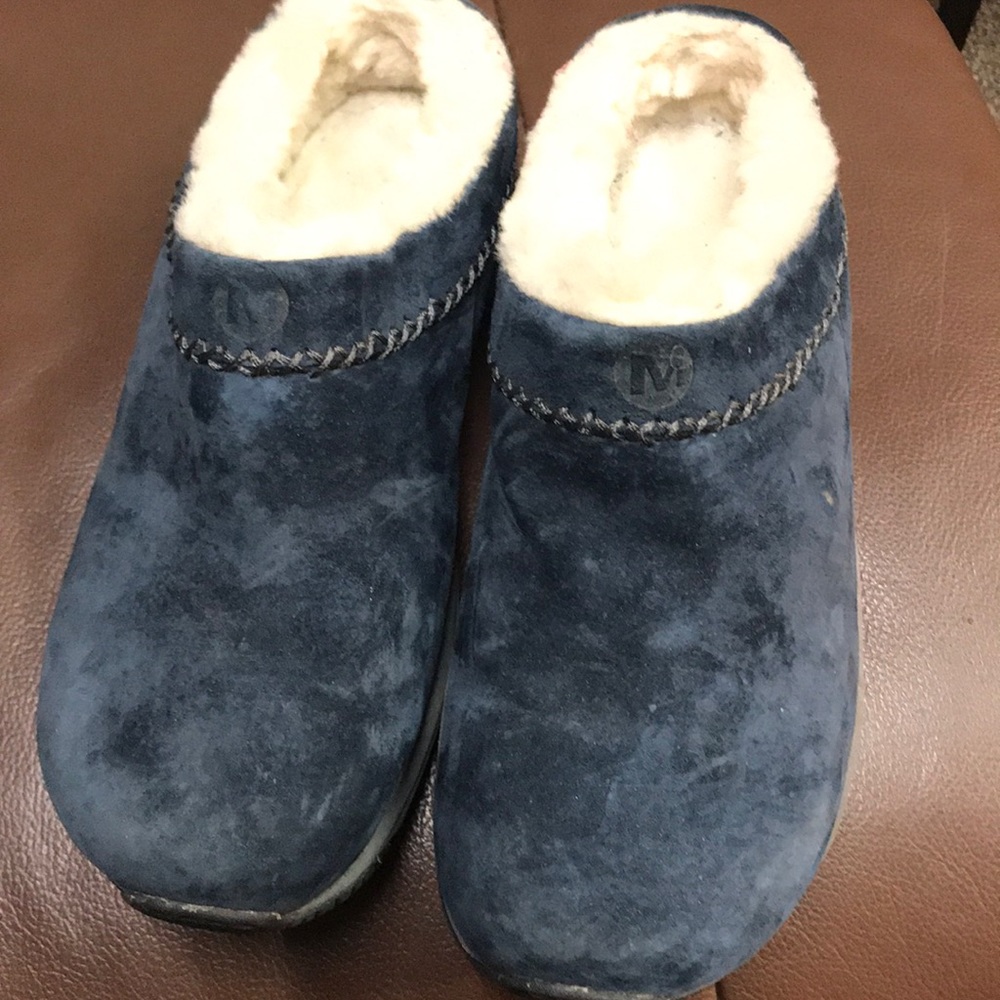 Merrell Sz 7 Sherpa clog. Blue/suede like upper.
